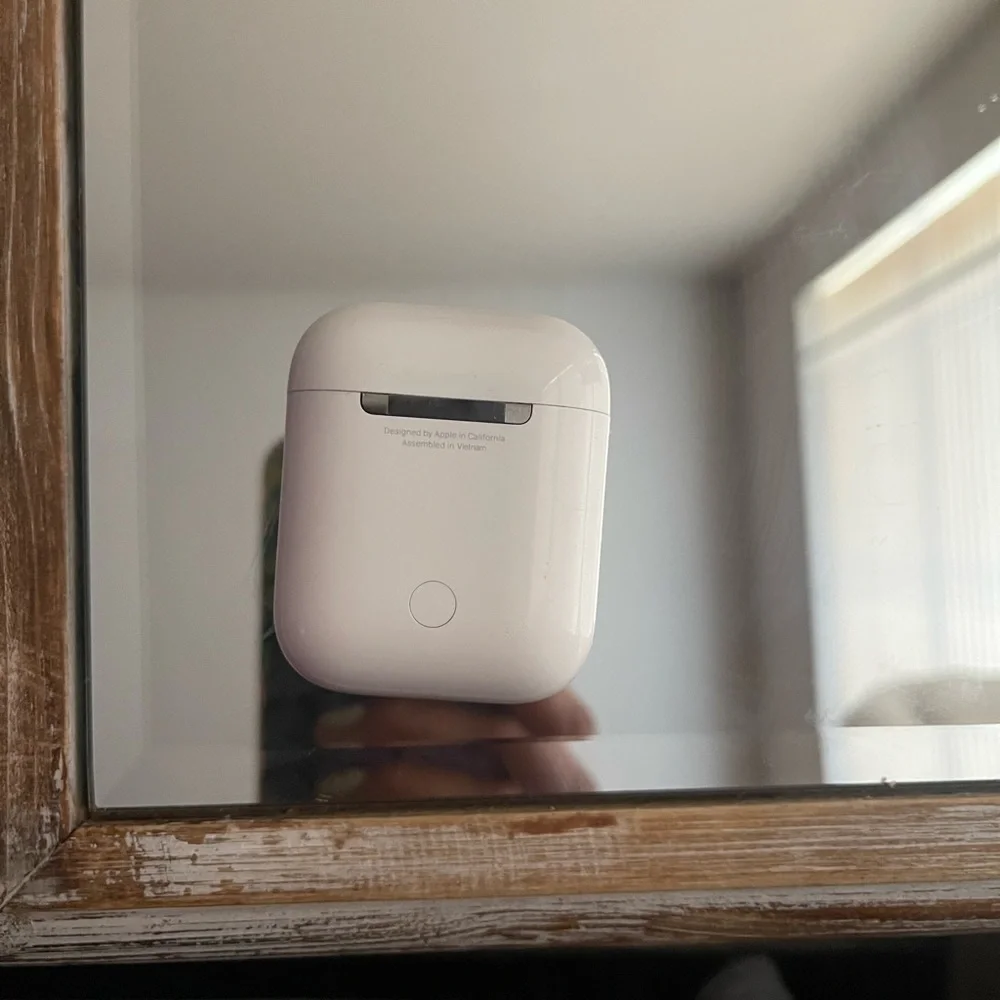 Authentic Apple Air Pods Charging Case Only